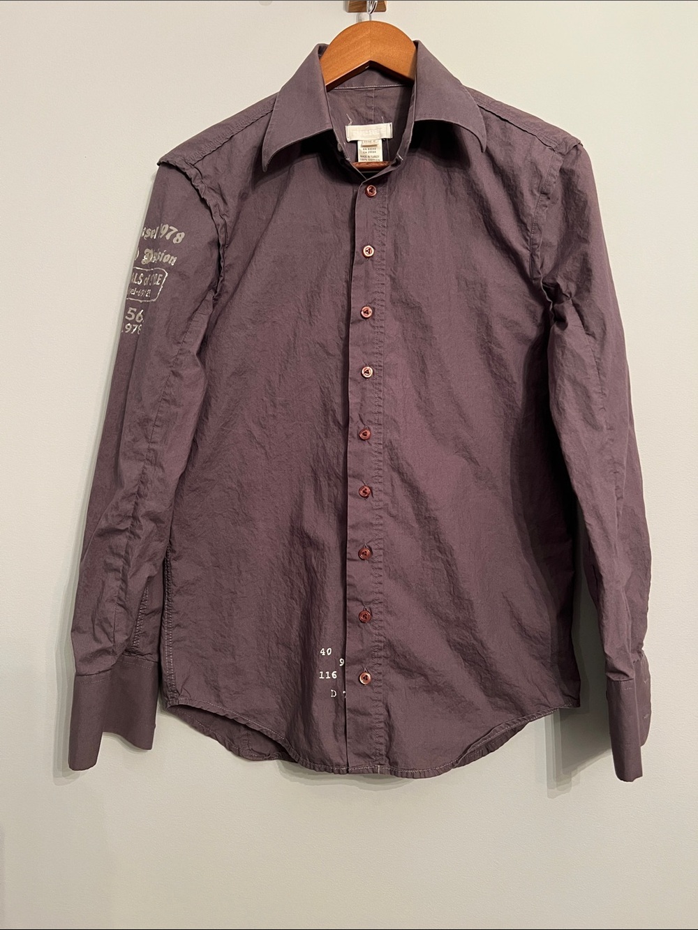 Men’s Diesel Long-Sleeve Dress Shirt with Subtle Sleeve Detail